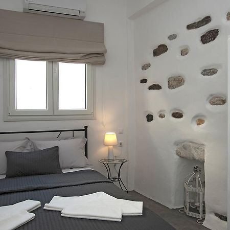 Portes View House Parikia  Room photo